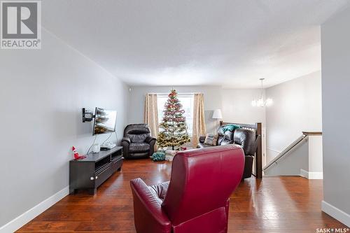 375 Southwood Drive, Prince Albert, SK - Indoor Photo Showing Living Room