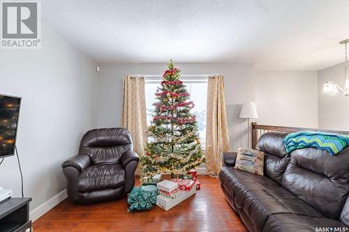 375 Southwood Drive, Prince Albert, SK - Indoor Photo Showing Living Room