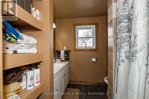 206 Crawford Road, Chatsworth, ON - Indoor Photo Showing Bathroom