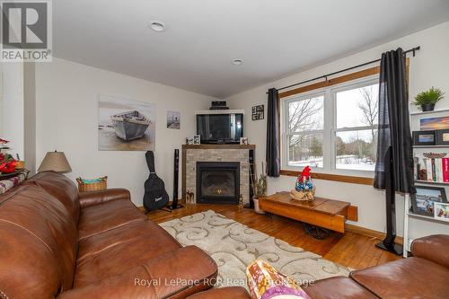 206 Crawford Road, Chatsworth, ON - Indoor Photo Showing Living Room With Fireplace