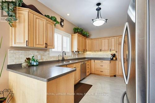 134 Southcrest Drive, Kawartha Lakes, ON - Indoor Photo Showing Kitchen With Double Sink