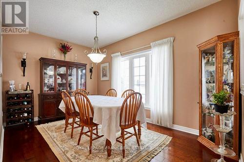 134 Southcrest Drive, Kawartha Lakes, ON - Indoor Photo Showing Dining Room