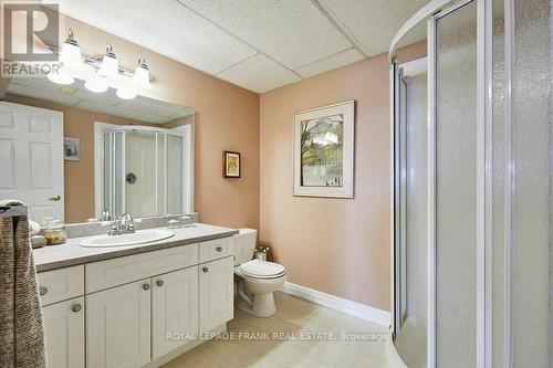 134 Southcrest Drive, Kawartha Lakes, ON - Indoor Photo Showing Bathroom