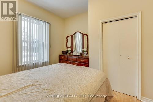 74 Caradoc Street N, Strathroy-Caradoc (Nw), ON - Indoor Photo Showing Bedroom