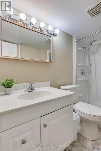 74 Caradoc Street N, Strathroy-Caradoc (Nw), ON - Indoor Photo Showing Bathroom