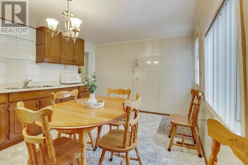 74 Caradoc Street N, Strathroy-Caradoc (Nw), ON - Indoor Photo Showing Dining Room