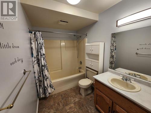 102 106 Mcdermid Drive, Prince George, BC - Indoor Photo Showing Bathroom