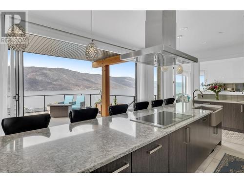 3514 Mckinley Beach Drive, Kelowna, BC - Indoor Photo Showing Kitchen