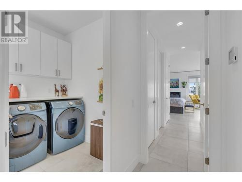 3514 Mckinley Beach Drive, Kelowna, BC - Indoor Photo Showing Laundry Room