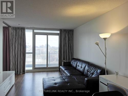 1607 - 23 Sheppard Avenue E, Toronto, ON - Indoor Photo Showing Living Room