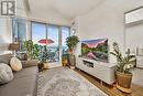 712B - 9600 Yonge Street, Richmond Hill, ON  - Indoor Photo Showing Living Room 