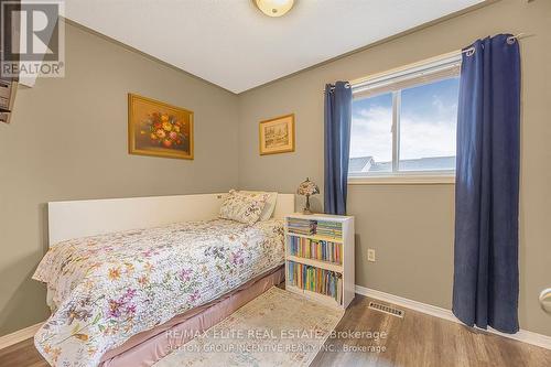 28 Leggott Avenue, Barrie, ON - Indoor Photo Showing Bedroom