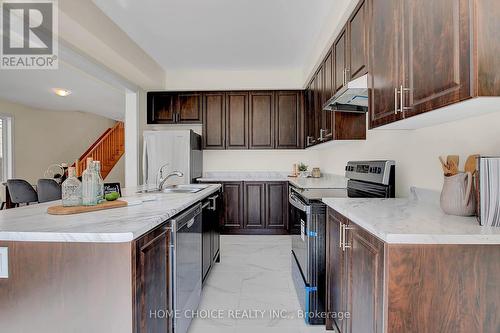 143 Terry Fox Drive, Barrie, ON - Indoor Photo Showing Kitchen