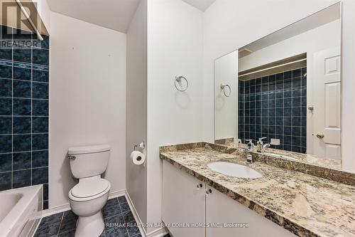 1106 Galesway Boulevard, Mississauga, ON - Indoor Photo Showing Bathroom