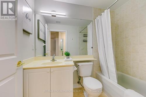 101 - 40 Old Mill Road, Oakville, ON - Indoor Photo Showing Bathroom