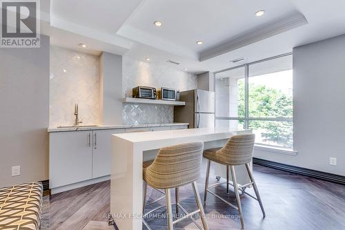 101 - 40 Old Mill Road, Oakville, ON - Indoor Photo Showing Kitchen