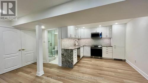 Bsmt - 3778 Arbourview Terrace, Mississauga, ON - Indoor Photo Showing Kitchen With Upgraded Kitchen