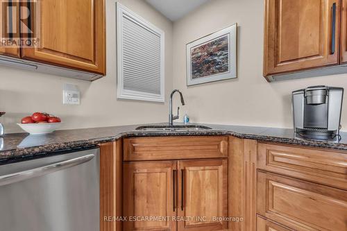 68 Lakeside Drive, Haldimand, ON - Indoor Photo Showing Kitchen