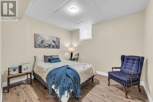 68 Lakeside Drive, Haldimand, ON - Indoor Photo Showing Bedroom