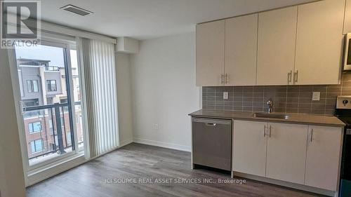 402 - 3401 Ridgeway Drive, Mississauga, ON - Indoor Photo Showing Kitchen