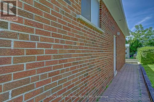 2 Romfield Drive, Toronto, ON - Indoor Photo Showing Other Room