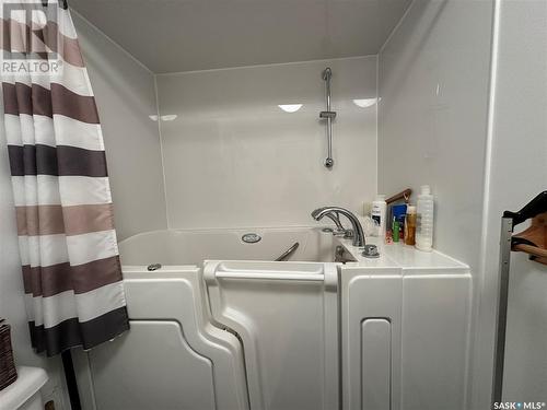 206 3Rd Avenue E, Nokomis, SK - Indoor Photo Showing Laundry Room