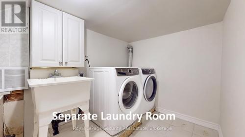 19 Radford Drive, Brampton, ON - Indoor Photo Showing Laundry Room