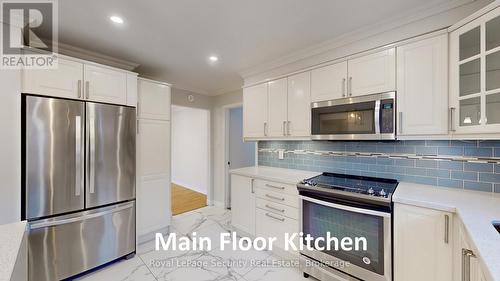 19 Radford Drive, Brampton, ON - Indoor Photo Showing Kitchen