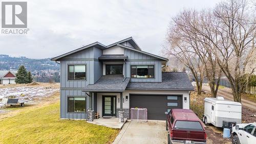 929 Waterloo Crescent, Castlegar, BC - Outdoor With Facade