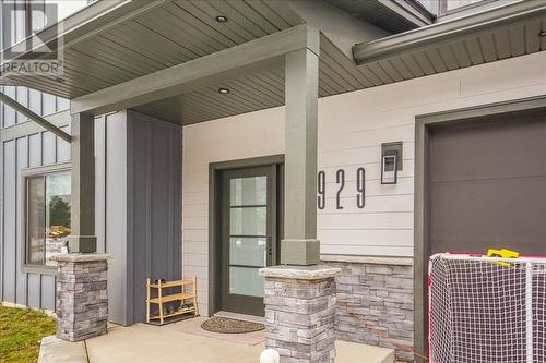 929 Waterloo Crescent, Castlegar, BC - Outdoor With Exterior