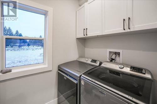 929 Waterloo Crescent, Castlegar, BC - Indoor Photo Showing Laundry Room