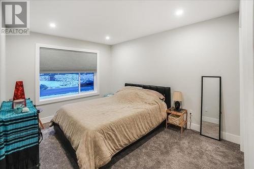 929 Waterloo Crescent, Castlegar, BC - Indoor Photo Showing Bedroom