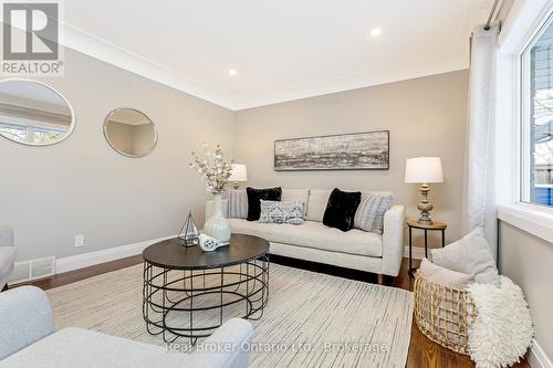 14 Lonsdale Drive, Guelph (June Avenue), ON - Indoor Photo Showing Living Room