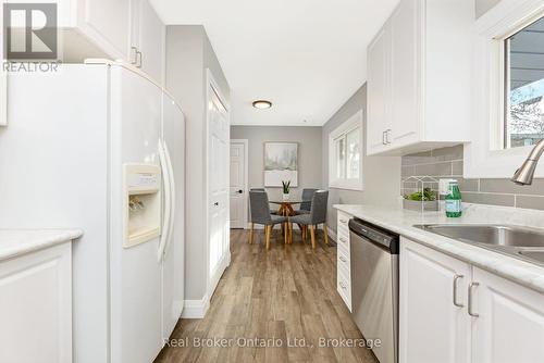 14 Lonsdale Drive, Guelph (June Avenue), ON - Indoor Photo Showing Kitchen