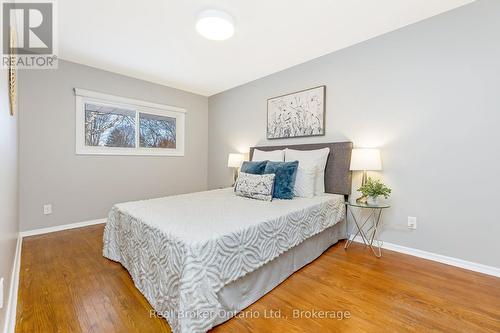 14 Lonsdale Drive, Guelph (June Avenue), ON - Indoor Photo Showing Bedroom