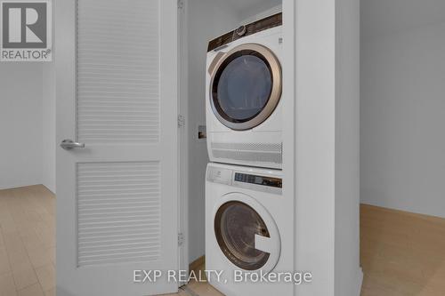 402 - 12 Bonnycastle Street, Toronto, ON - Indoor Photo Showing Laundry Room