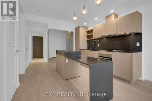 402 - 12 Bonnycastle Street, Toronto, ON - Indoor Photo Showing Kitchen