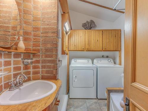 Salle de bains - 8950  - 8952 Ch. Bourgeois, Mirabel, QC - Indoor Photo Showing Laundry Room