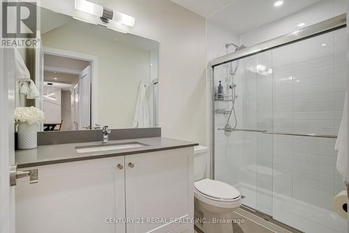 512 - 657 Cricklewood Drive, Mississauga, ON - Indoor Photo Showing Bathroom