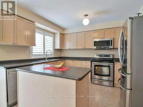 Upper - 7276 Bread Fruit Lane, Mississauga, ON - Indoor Photo Showing Kitchen