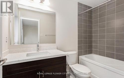 16 Quillberry Close, Brampton, ON - Indoor Photo Showing Bathroom