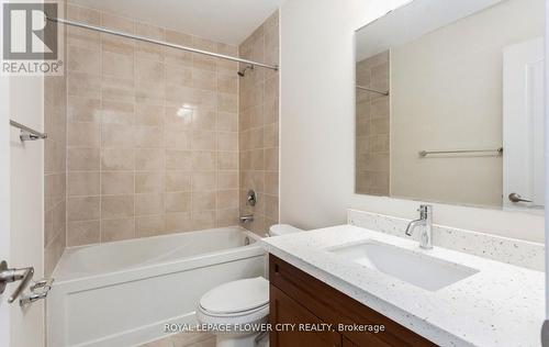 16 Quillberry Close, Brampton, ON - Indoor Photo Showing Bathroom