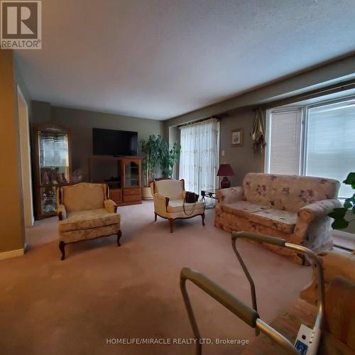 4686 Penhallow Road, Mississauga, ON - Indoor Photo Showing Living Room