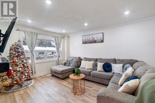 109 - 109 Ashton Crescent, Brampton, ON - Indoor Photo Showing Living Room