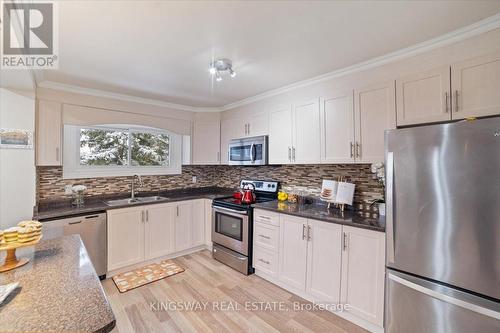 109 - 109 Ashton Crescent, Brampton, ON - Indoor Photo Showing Kitchen With Double Sink