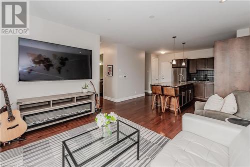 223 Erb Street W Unit# 504, Waterloo, ON - Indoor Photo Showing Living Room