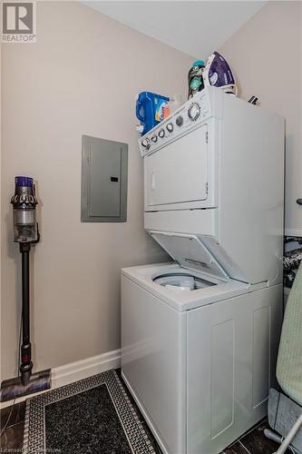 223 Erb Street W Unit# 504, Waterloo, ON - Indoor Photo Showing Laundry Room