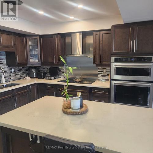 129 Lee Street, Guelph (Grange Hill East), ON - Indoor Photo Showing Kitchen With Stainless Steel Kitchen With Upgraded Kitchen