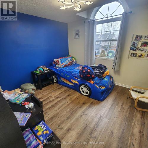 129 Lee Street, Guelph (Grange Hill East), ON - Indoor Photo Showing Bedroom