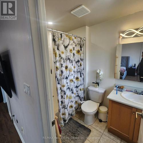 129 Lee Street, Guelph (Grange Hill East), ON - Indoor Photo Showing Bathroom